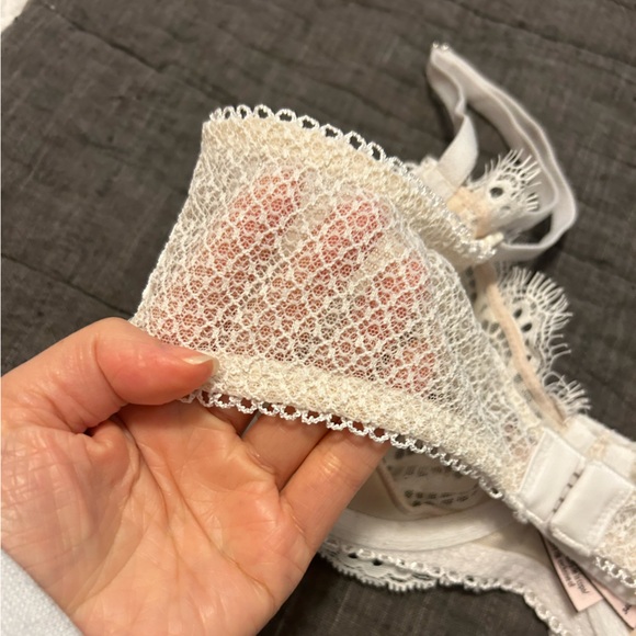 Victoria’s Secret bra - Picture 3 of 9